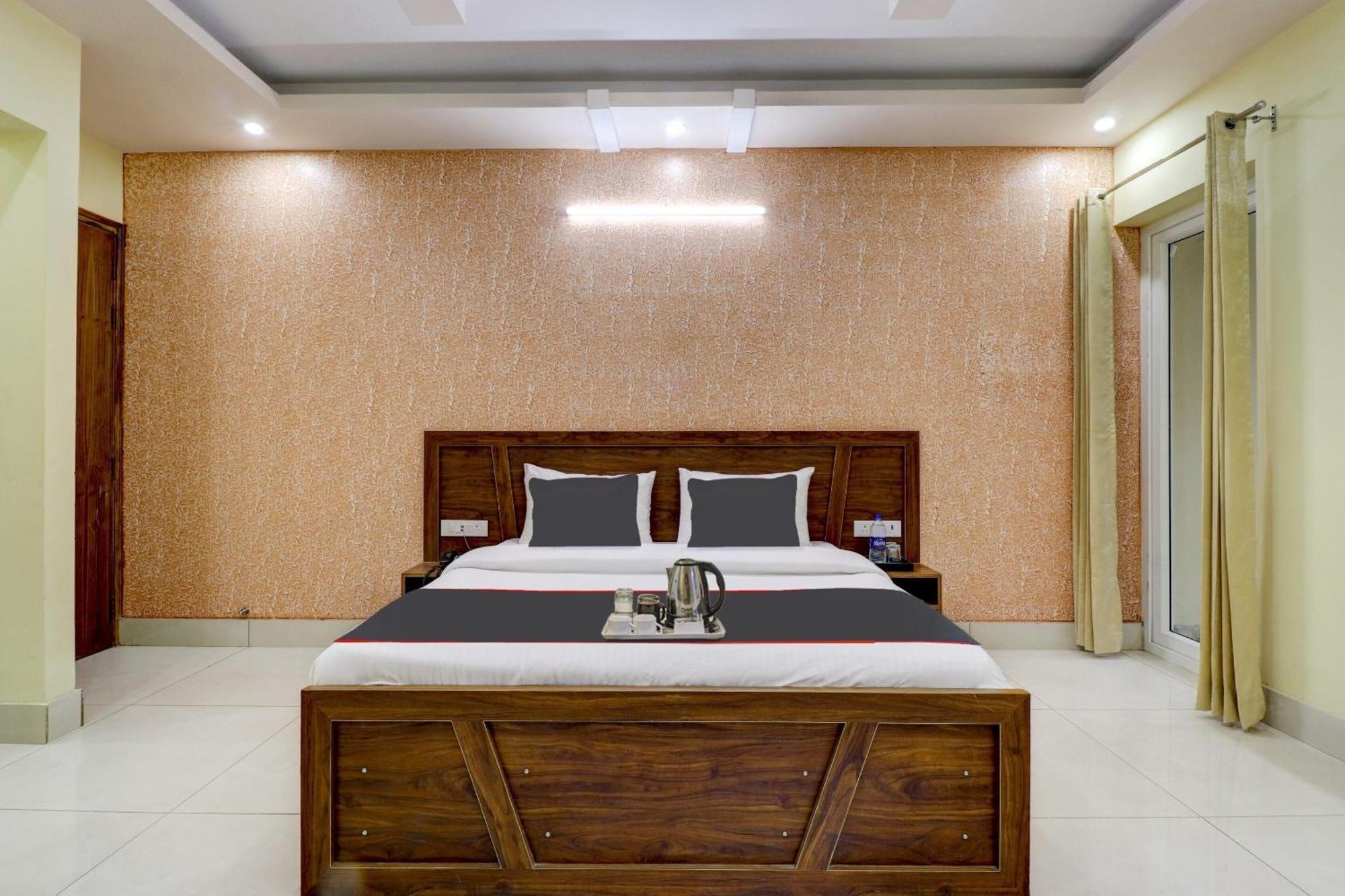 Super Capital O Crestwood Inn Dehradun Exterior photo