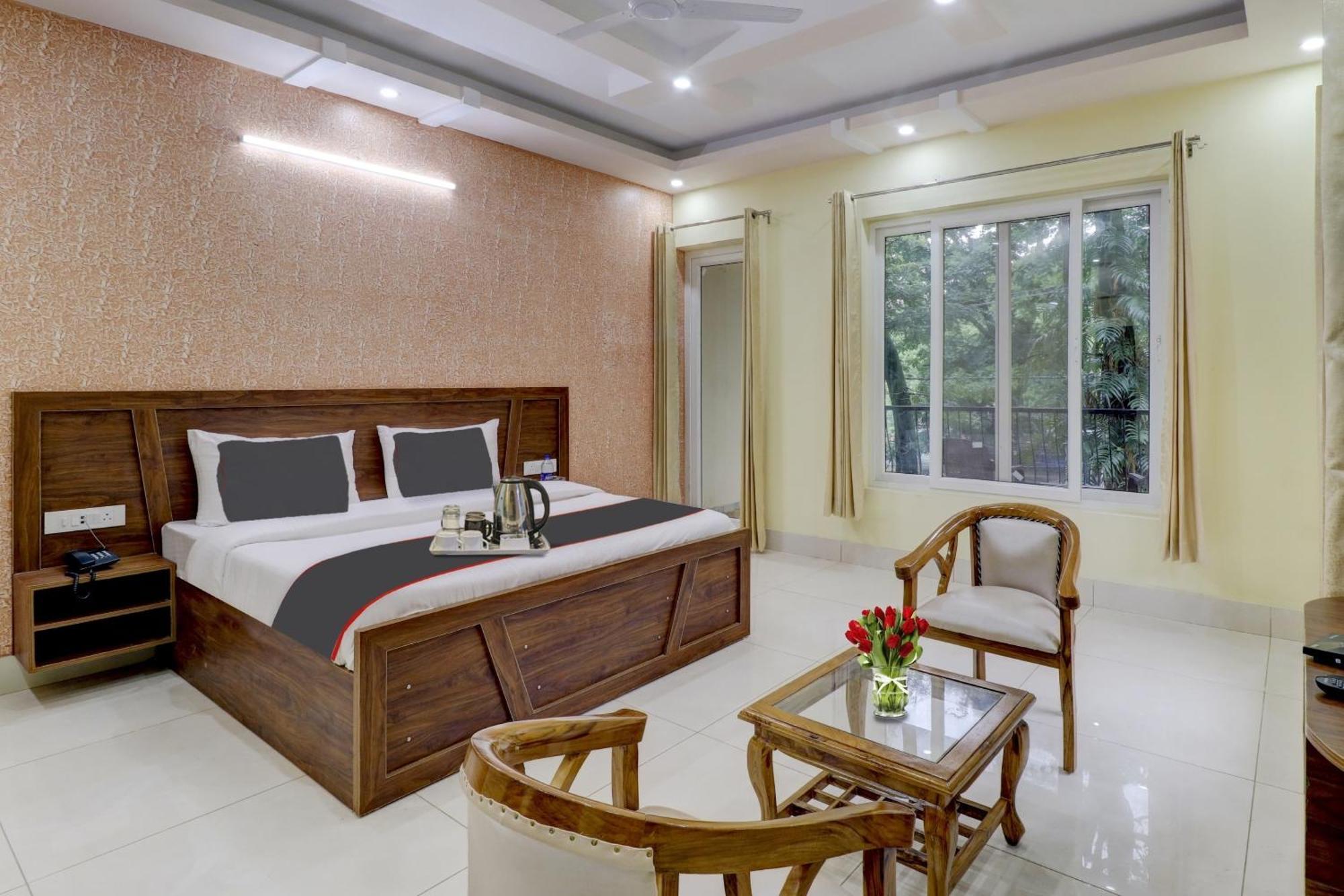 Super Capital O Crestwood Inn Dehradun Exterior photo